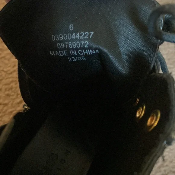 Boots - Picture 3 of 4